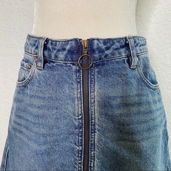 FREE PEOPLE Zip It Up Mini Jean Skirt Size 29 - Picture 5 of 11